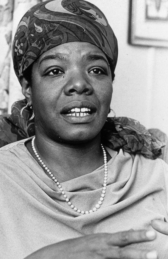 Biografía de Maya Angelou